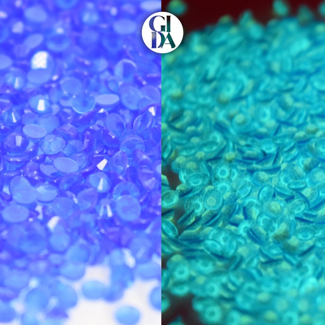 GLOW IN THE DARK - Royal Blue Flat Back Rhinestones - Bag 1.2 oz / 5.000 pcs - 3mm - GIDA DESIGN
