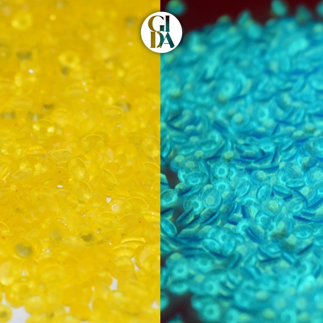GLOW IN THE DARK - Yellow Flat Back Rhinestones - Bag 1.2 oz / 5.000 pcs - 3mm - GIDA DESIGN