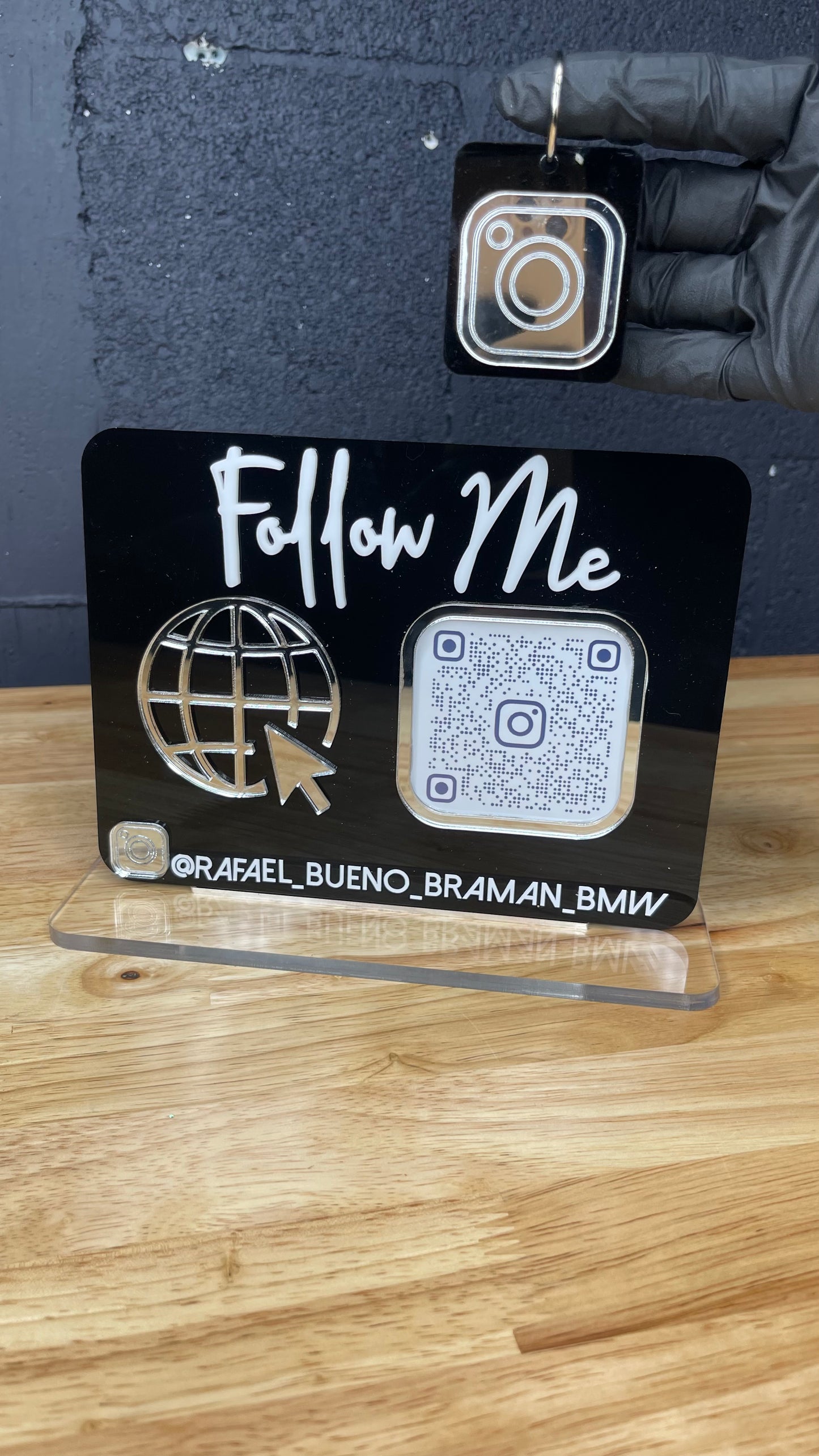 Desk Acrylic QR Sign 6x8” - GIDA DESIGN