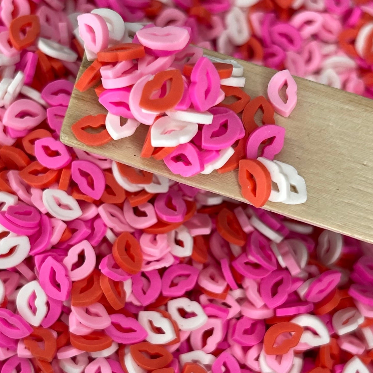 Just Kisses Polymer clay 1 oz - GIDA DESIGN